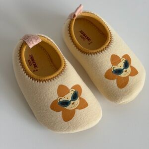 New Zara Kids Beige Lion Slippers